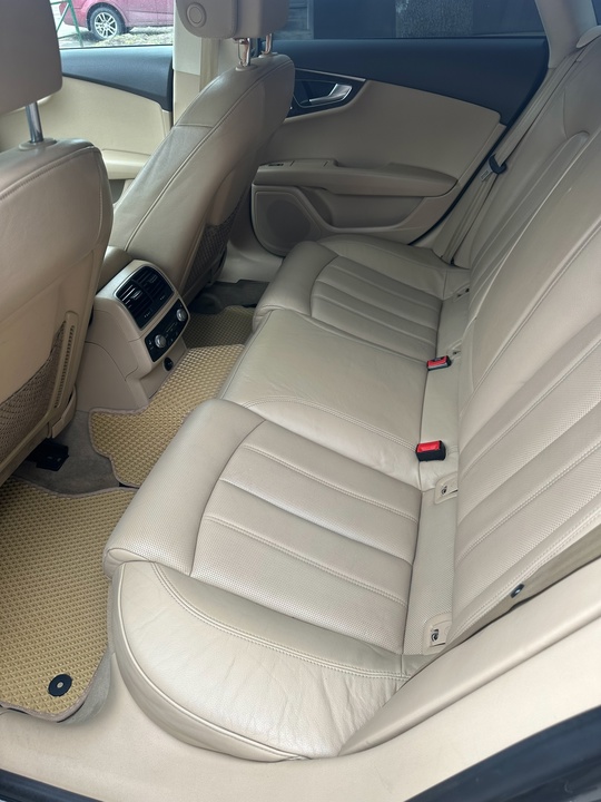 Audi A7 2010г 2.8л 220л.с (6)