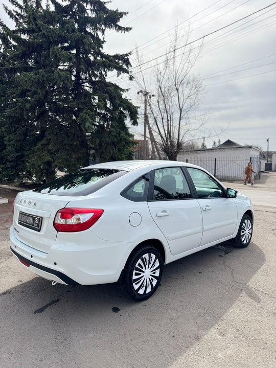LADA Granta лифтбек 2023 г.в. (5)
