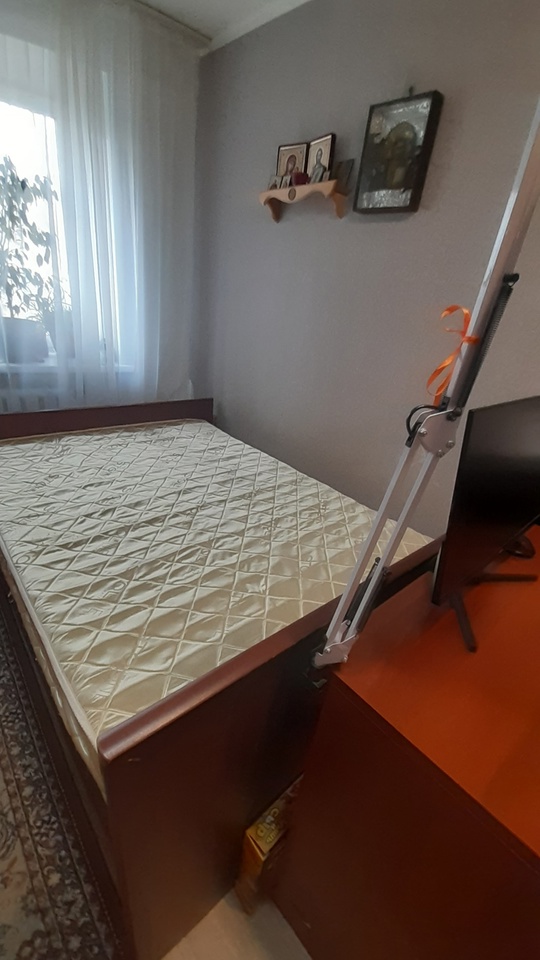 Продам двуспальную кровать с ортопедическим (1)