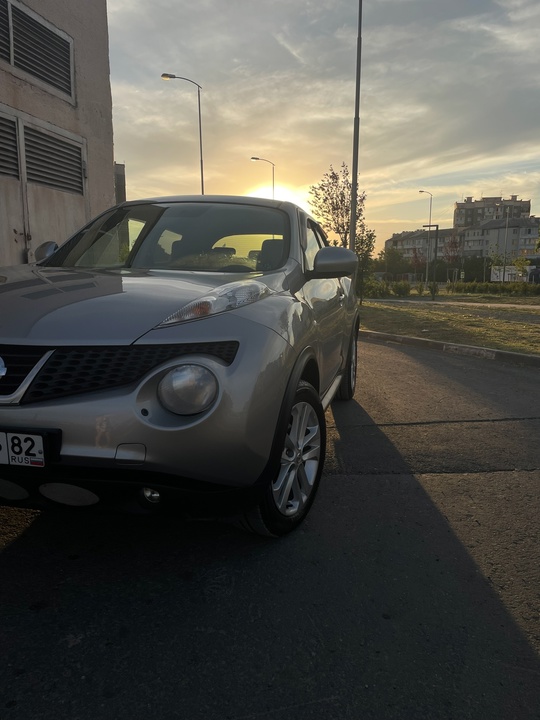 Продам Nissan Juke 2013 год,