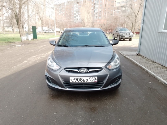 - Hyundai Solaris 2013г 1.6МТ (2)