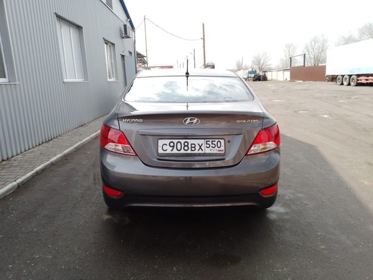- Hyundai Solaris 2013г 1.6МТ (4)
