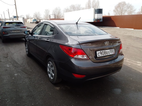 - Hyundai Solaris 2013г 1.6МТ (5)