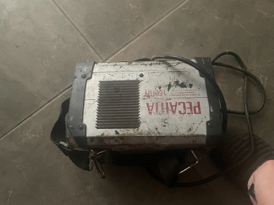 Продам, чуть испачкан в краске
3000