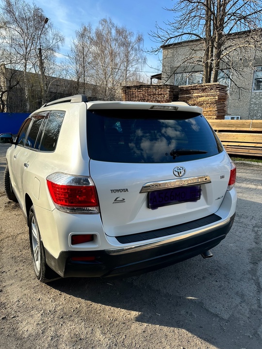 Toyota Highlander
2011 год выпуска
3,5 бензин
96000 (1)