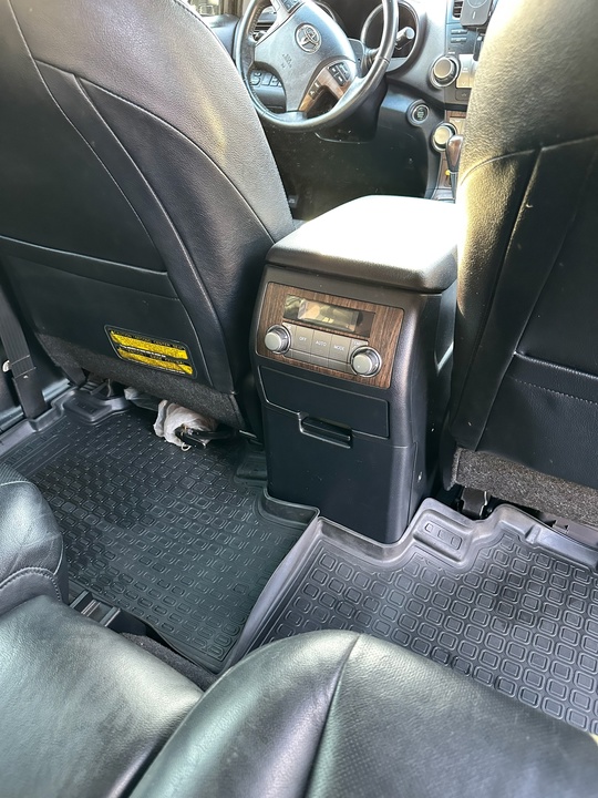 Toyota Highlander
2011 год выпуска
3,5 бензин
96000 (3)