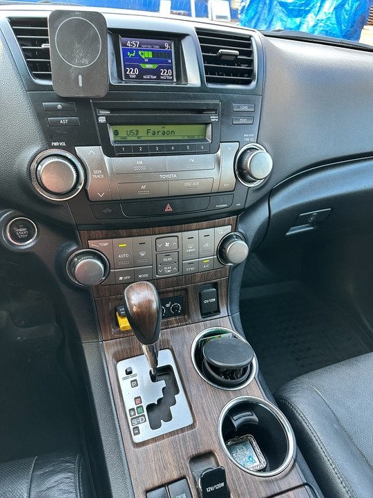 Toyota Highlander
2011 год выпуска
3,5 бензин
96000 (6)