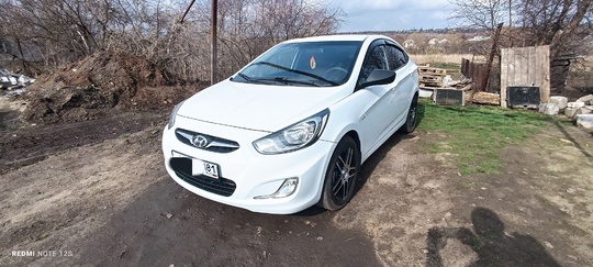 Продаю автомобиль Hyundai Solaris 2012 (2)