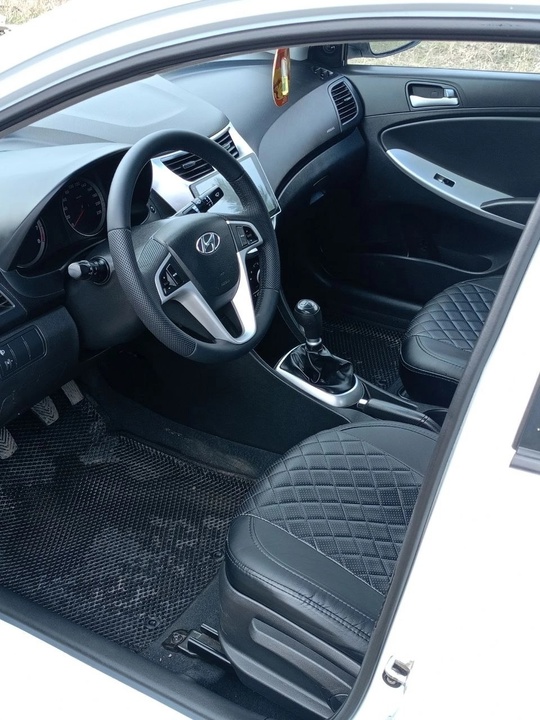 Продаю автомобиль Hyundai Solaris 2012 (5)