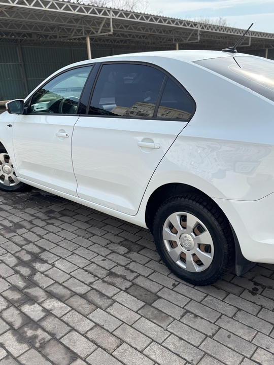 В продаже Skoda Rapid 2019 (5)