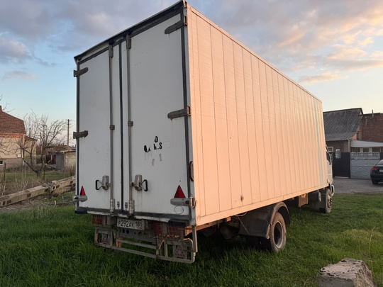 Продам изотермический фургон BHD 812 (2)