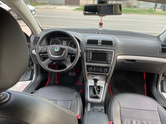 Skoda Octavia 1.8 AT, 2012, 230 000 км
 (7)