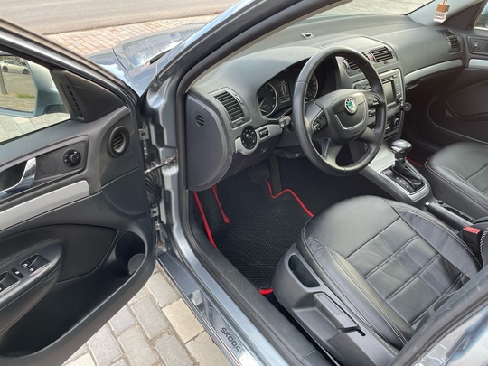 Skoda Octavia 1.8 AT, 2012, 230 000 км
 (9)