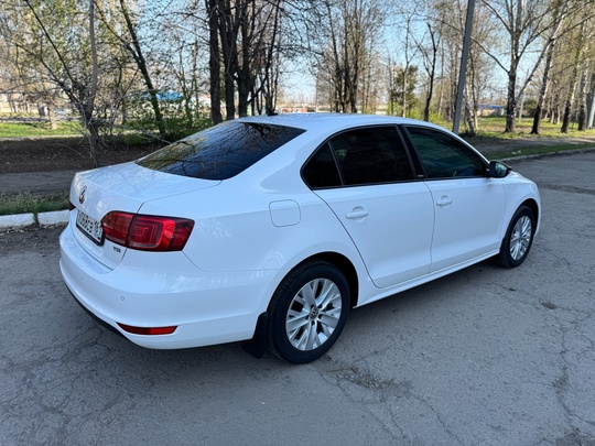 Volkswagen Jetta 2014 Год.
Мотор 1.4 (5)