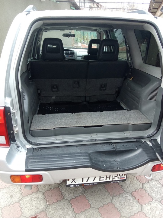Suzuki Grand Vitara 2,7 
2002 (8)