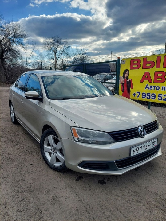 Volkswagen Jetta 2014 год, 1,8 (4)