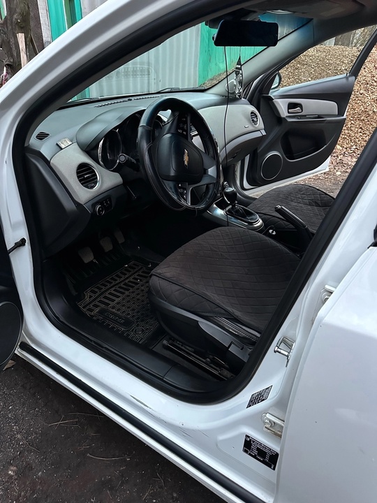 Продам автомобиль Chevrolet Cruze (Шевроле (4)