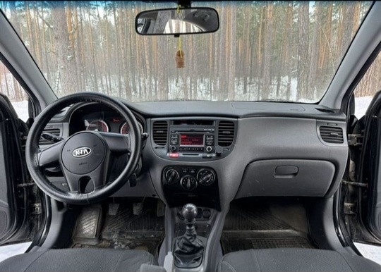 Kia Rio 2010 год.
бензин,170 тыс.км. (6)