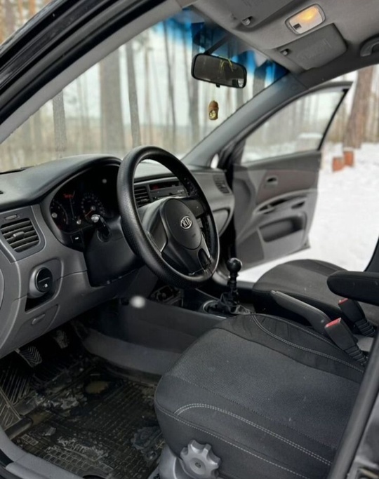 Kia Rio 2010 год.
бензин,170 тыс.км. (7)