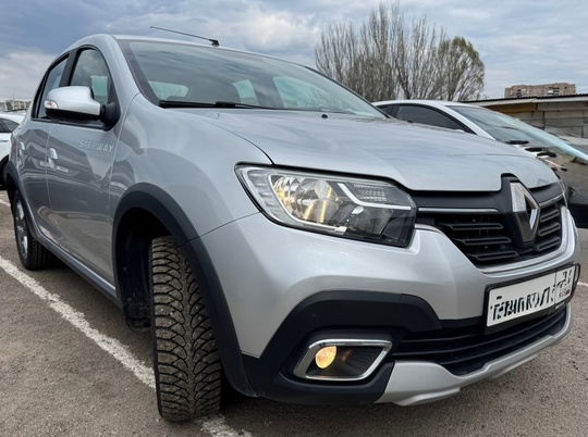 В ПРОДАЖЕ RENAULT LOGAN STEPWAY