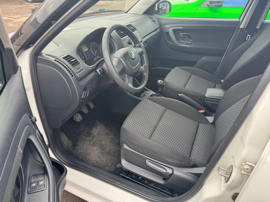В ПРОДАЖЕ SKODA FABIA 2011 (4)