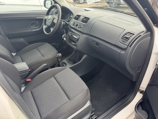 В ПРОДАЖЕ SKODA FABIA 2011 (5)