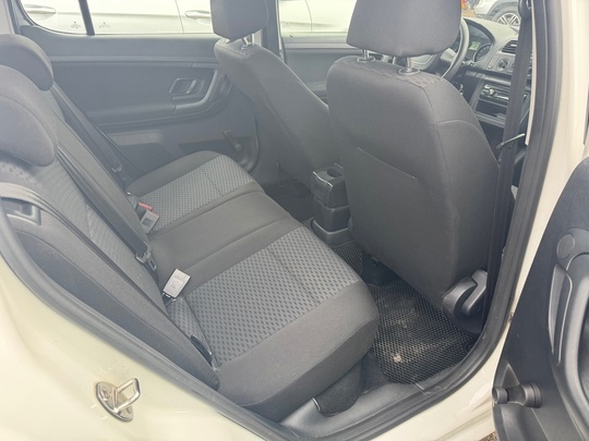 В ПРОДАЖЕ SKODA FABIA 2011 (6)