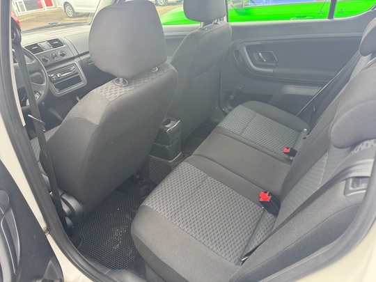 В ПРОДАЖЕ SKODA FABIA 2011 (7)