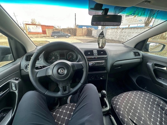 Продам личный автомобиль Volkswagen Polo (7)