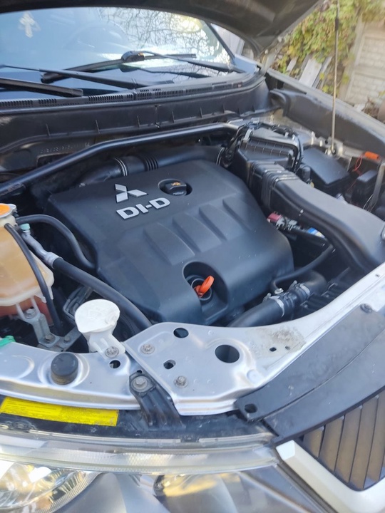 Модель: Outlander XL II
Производитель: Mitsubishi
Модель (6)