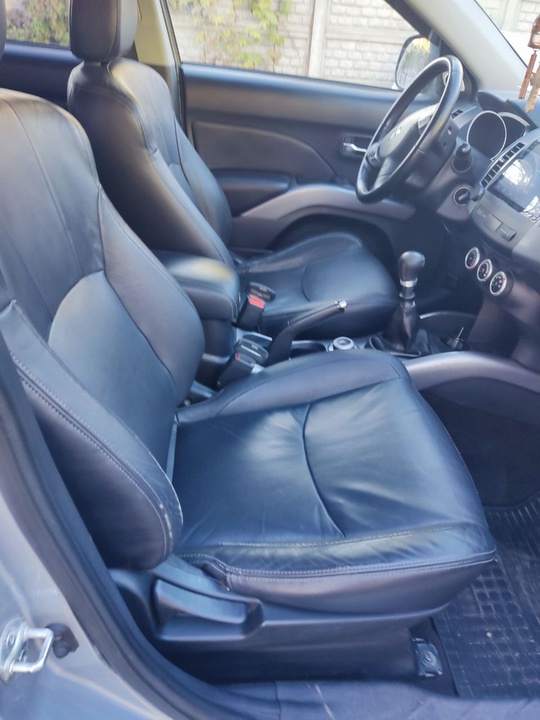 Модель: Outlander XL II
Производитель: Mitsubishi
Модель (7)