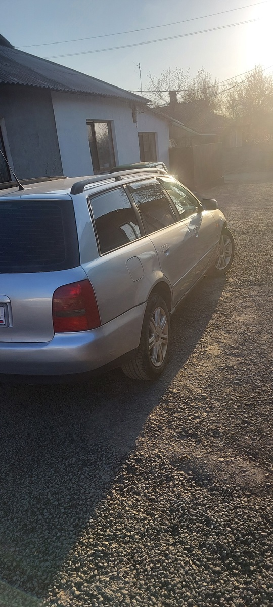 Продам ! AUDI A4 универсал (1)