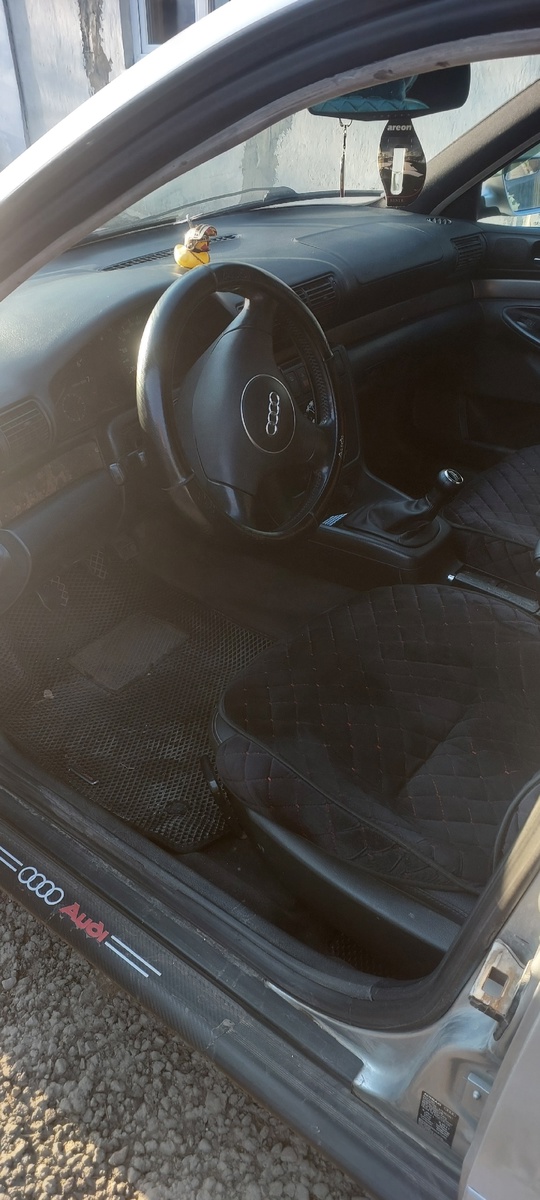 Продам ! AUDI A4 универсал (6)