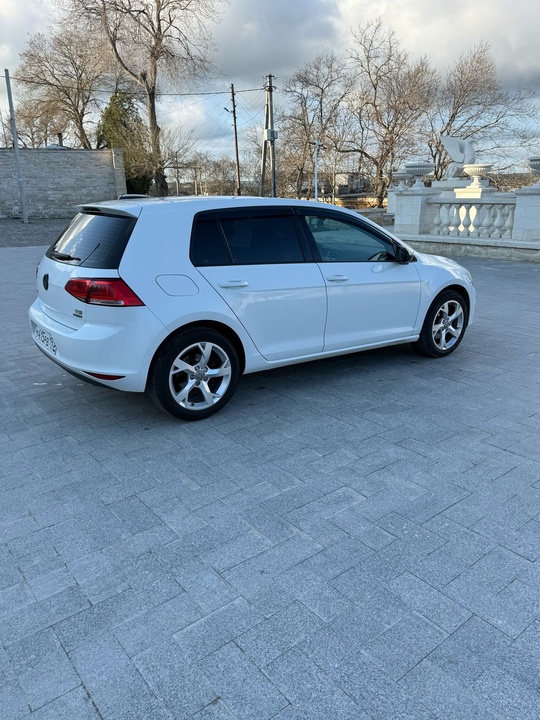 Продам гольф 7
2013 год 
1 (2)