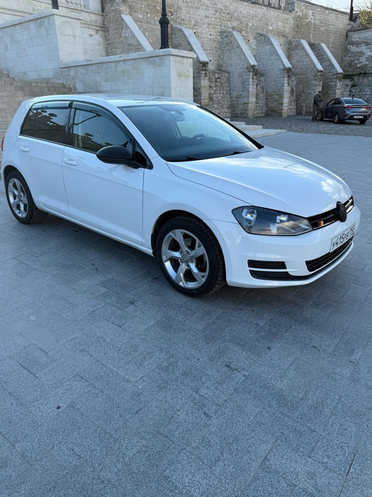 Продам гольф 7
2013 год 
1 (4)