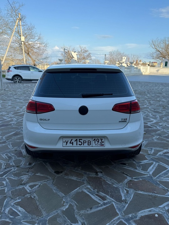 Продам гольф 7
2013 год 
1 (9)