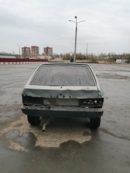 Продам Ваз 2109
Внешность не очень, (2)