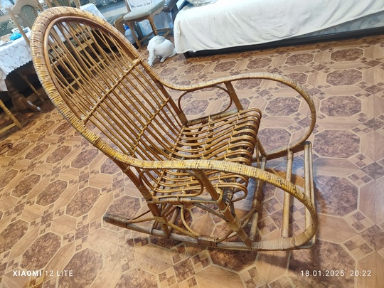 Продам кресло качалку 6000,+79591299070, Луганск (1)