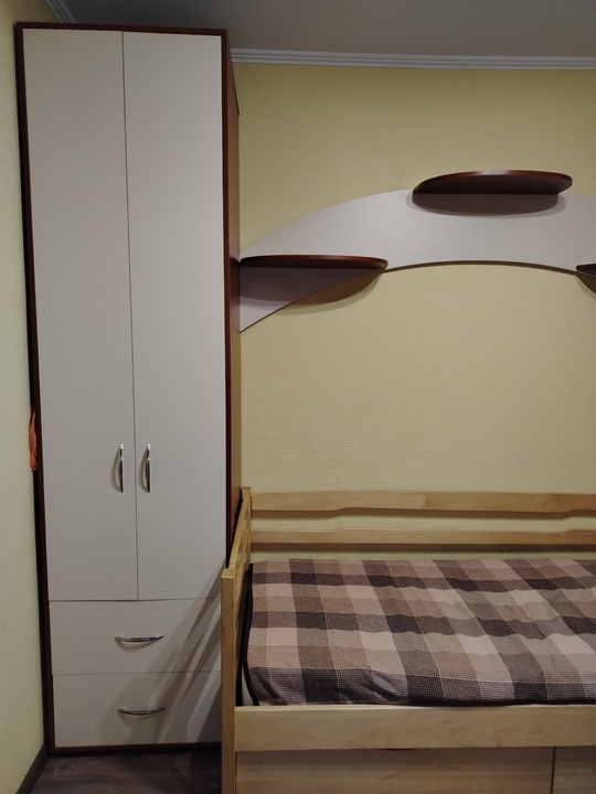 Продам детскую мебель. 2 шкафа (2)