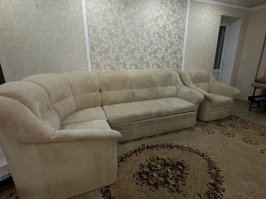 Здравствуйте. Продам диван и кресло
