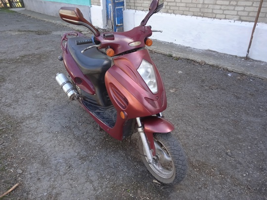 Продам скутер на полном ходу (1)