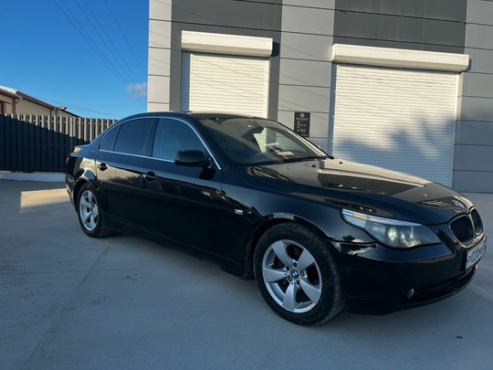 BMW e60 
2005 г.в
2.5 атмосферный