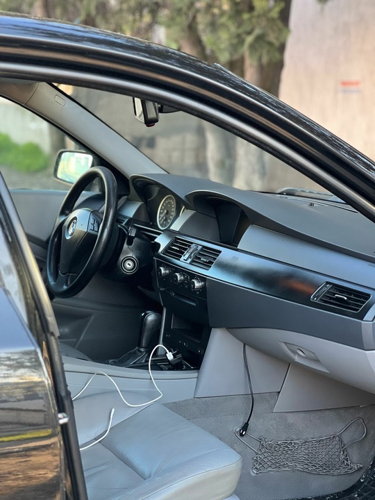 BMW e60 
2005 г.в
2.5 атмосферный (8)