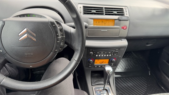CiTROEN C 4 год 2010 (8)