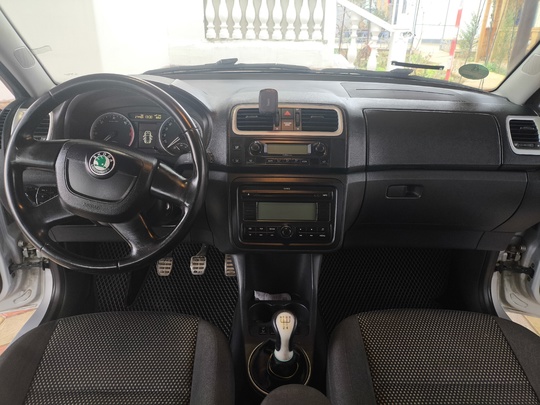 Всем Здравствуйте.

Продам skoda fabia комплектация (7)