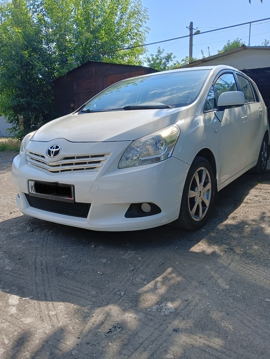 Продам TAYOTA verso 2011г. 