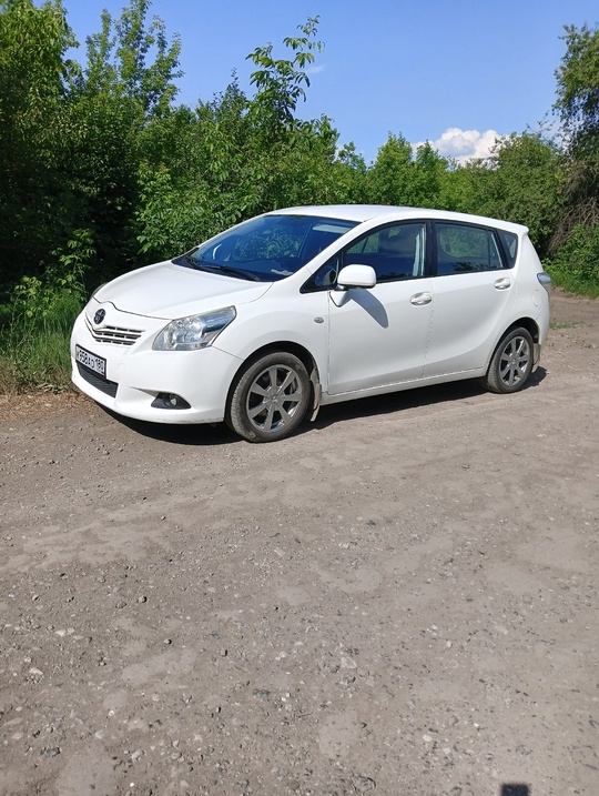 Продам TAYOTA verso 2011г.  (1)