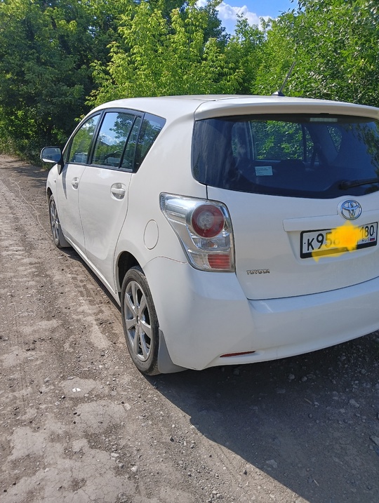Продам TAYOTA verso 2011г.  (2)