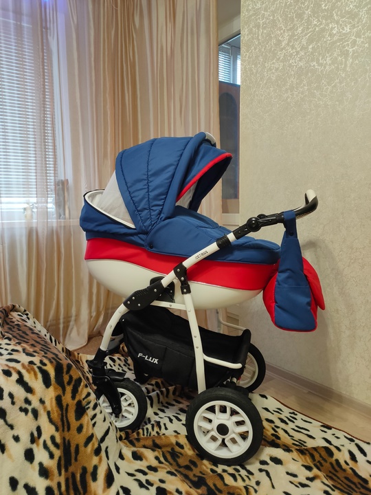 Продам Шикарную коляску Retrus Future (2)