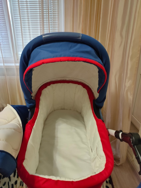 Продам Шикарную коляску Retrus Future (3)